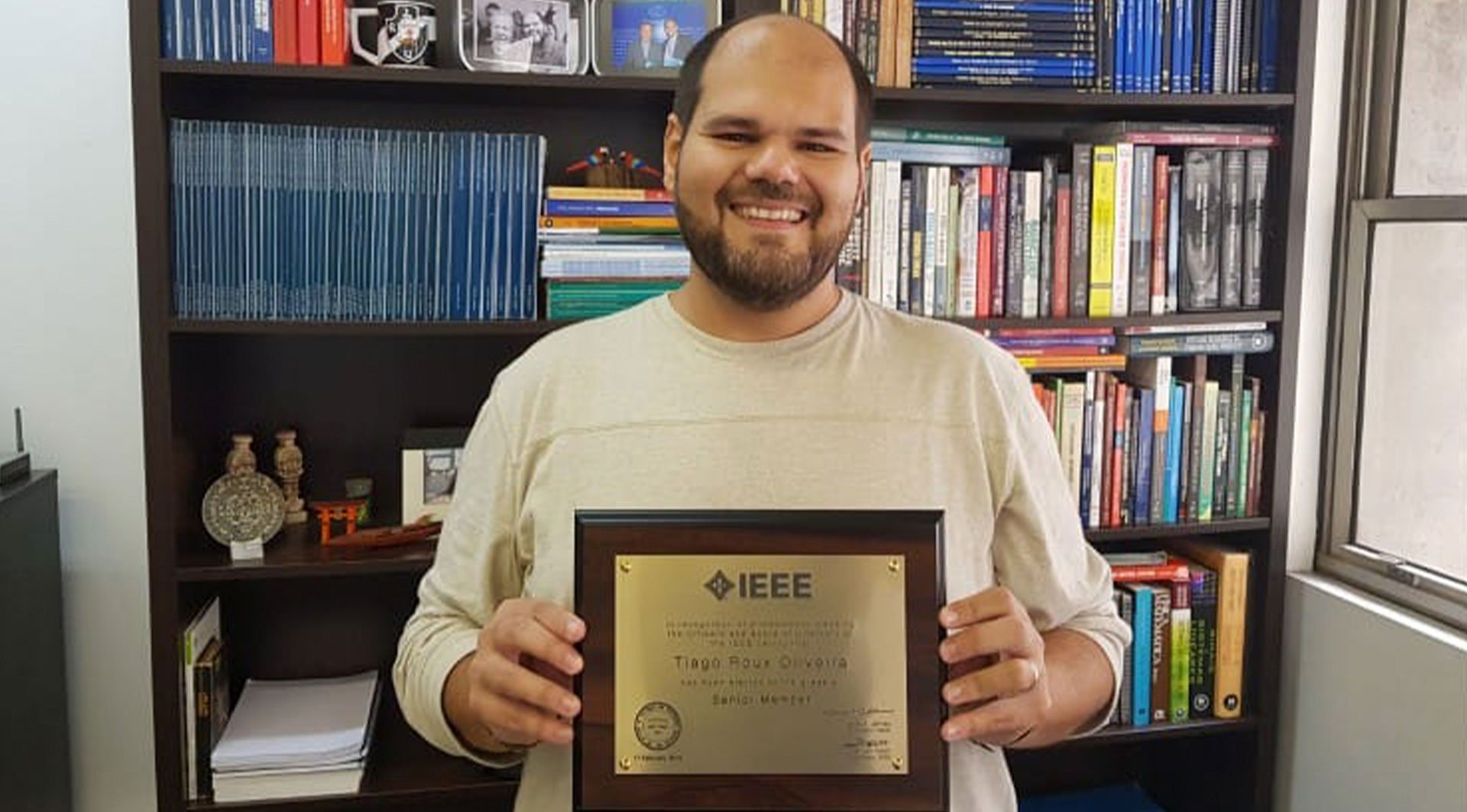 “In recognition of professional standing the Office and Board of Directors of the IEEE certify that TIAGO ROUX OLIVEIRA has been elected to the grade of SENIOR MEMBER”